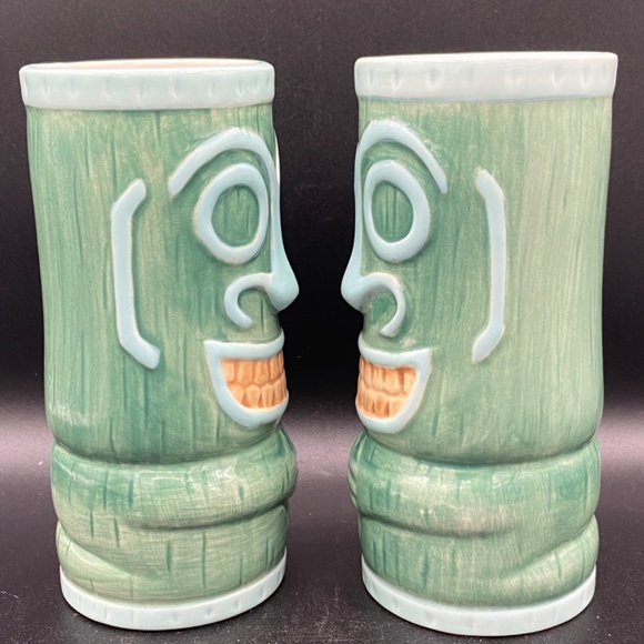 KC Hawaii tumblers x2 green ceramic tiki masks, yellow and blue details 2009 USA - Picture 2 of 6